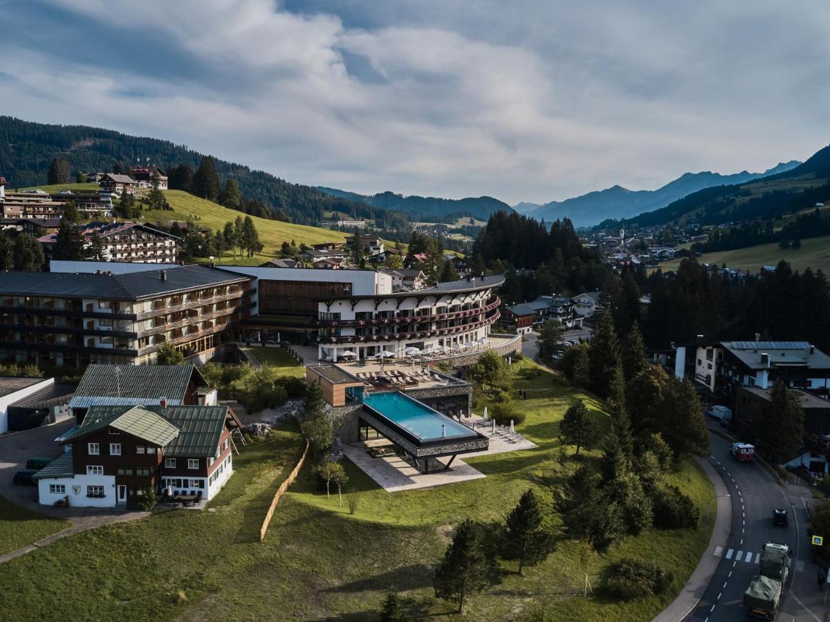 A-Rosa Ifen Hotel Kleinwalsertal Hirschegg  Exteriör bild Aerial view of the resort