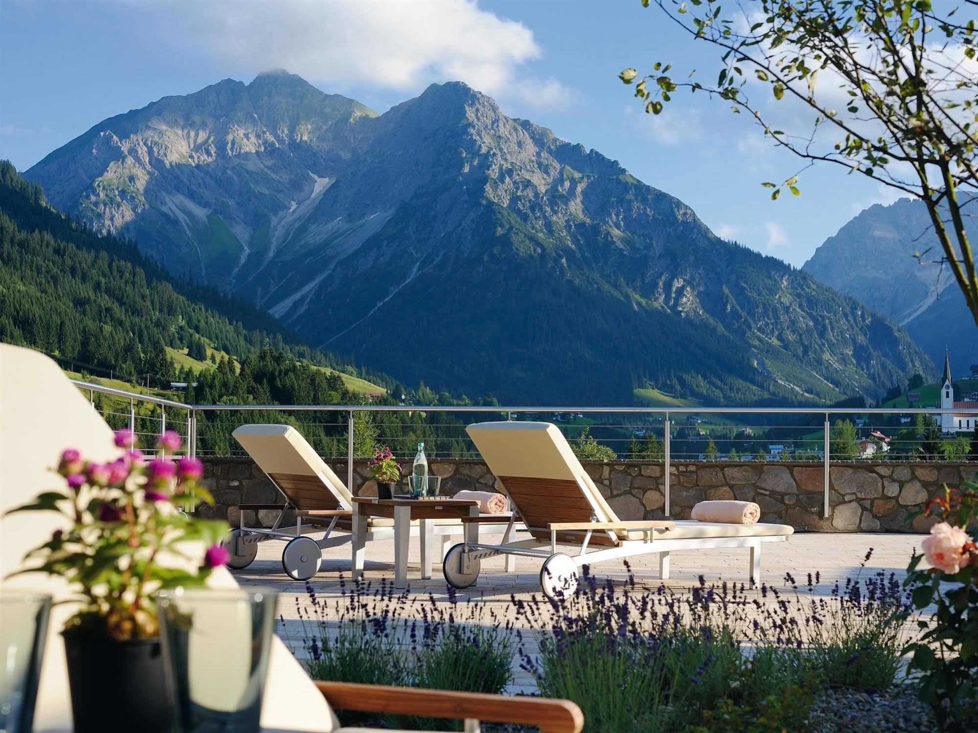 A-Rosa Ifen Hotel Kleinwalsertal Hirschegg  Exteriör bild View from the hotel
